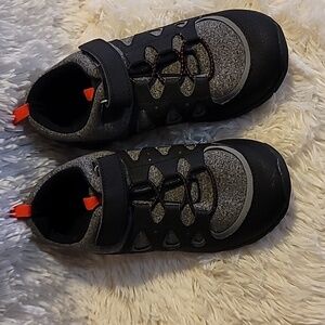 Boys Runners, size 4, Joe Fresh, Brandnew